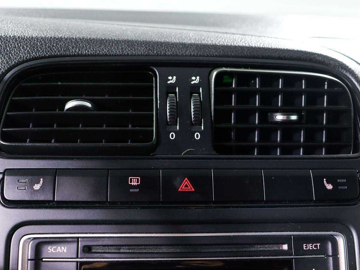 Volkswagen Polo, 2014 Фото №13