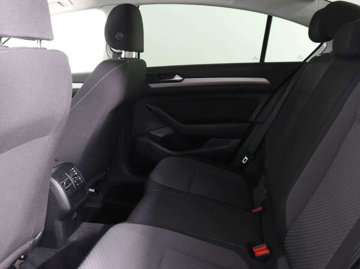 Volkswagen Passat, 2016 Фото №13