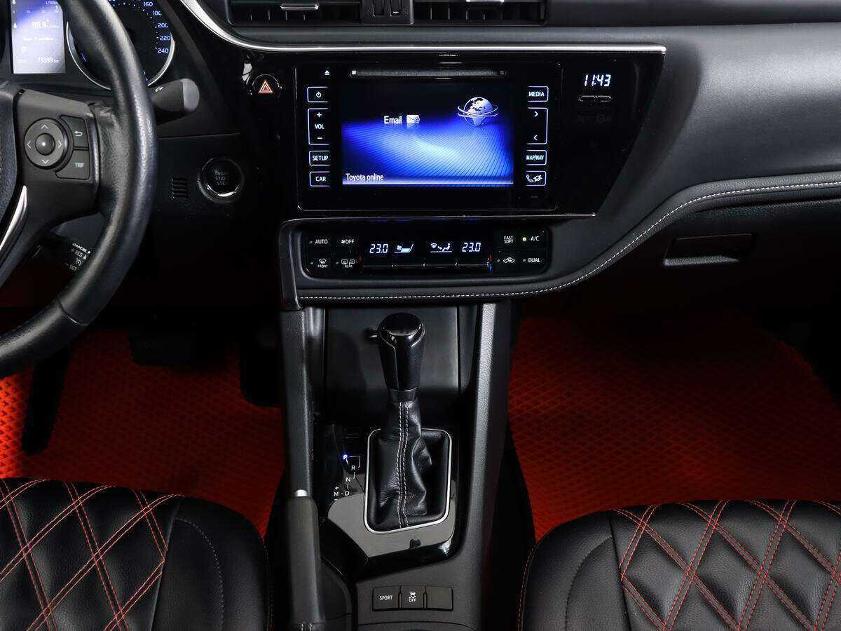 Toyota Corolla, 2018 Фото №13