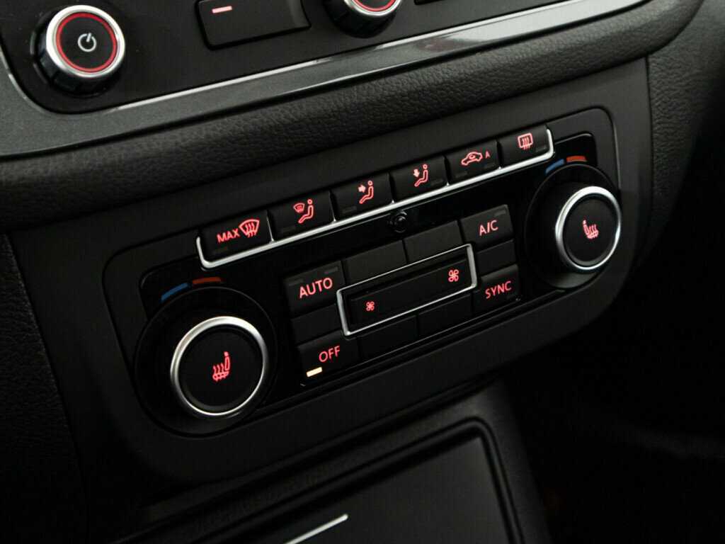 Volkswagen Tiguan, 2012 Фото №16