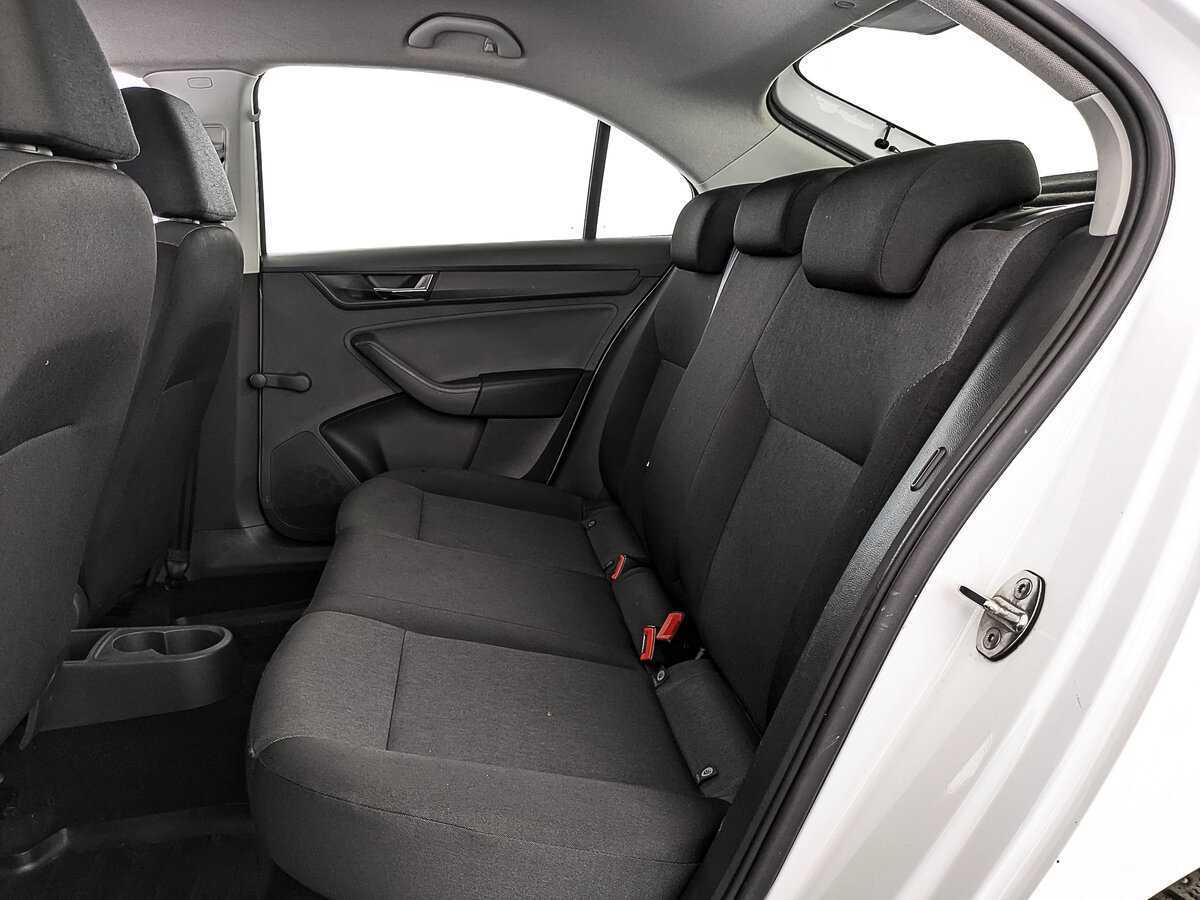 Skoda Rapid, 2017 Фото №17