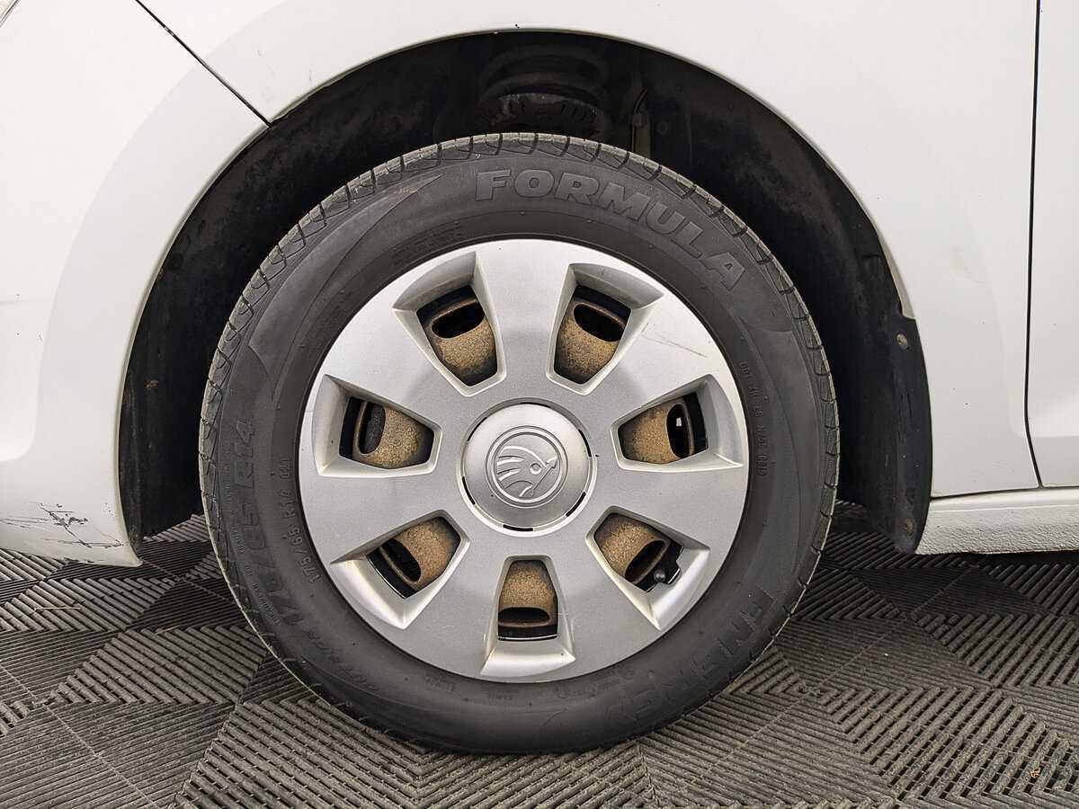 Skoda Rapid, 2017 Фото №12