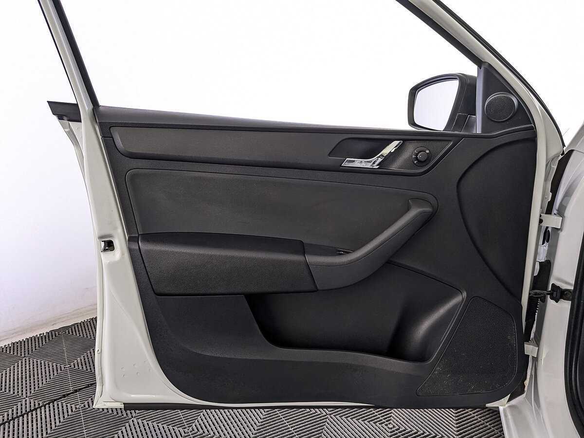 Skoda Rapid, 2017 Фото №19