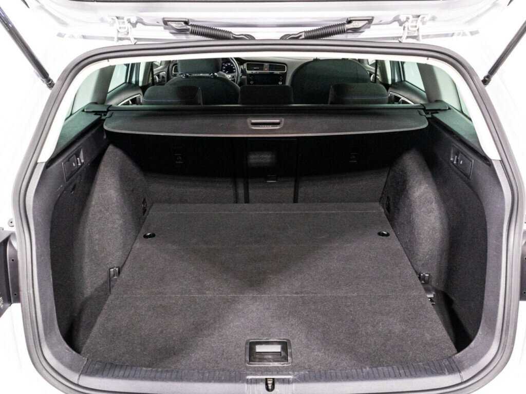 Volkswagen Golf, 2018 Фото №15