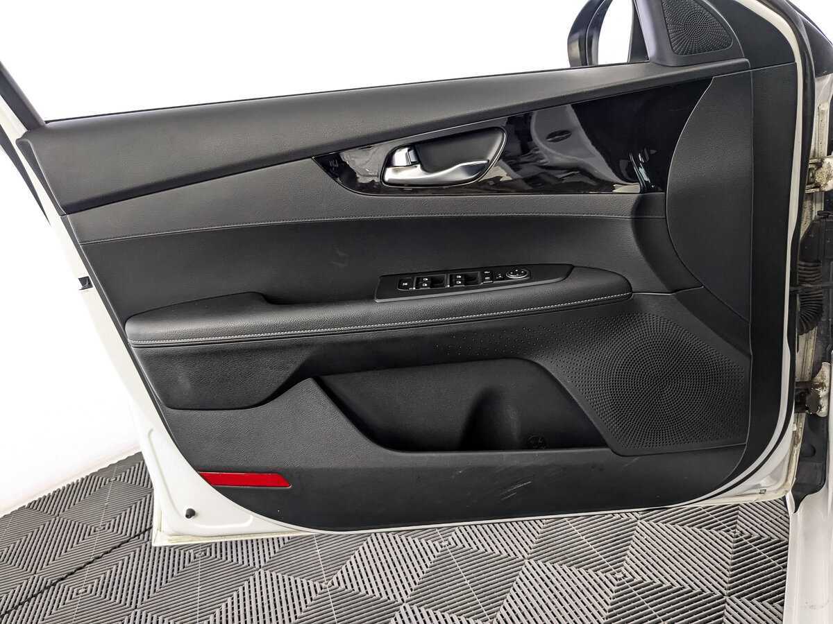Kia Cerato, 2020 Фото №17