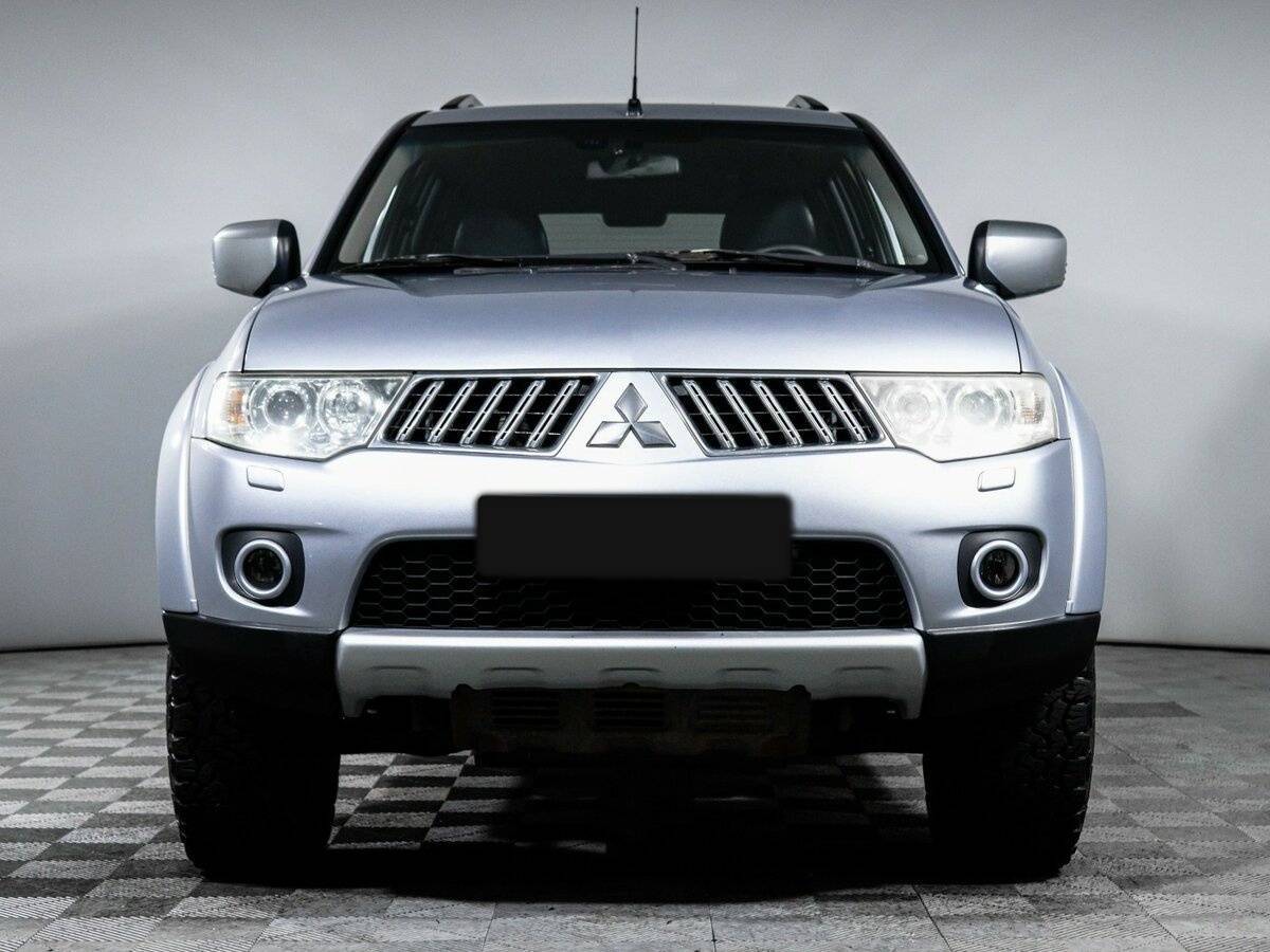 Mitsubishi Pajero Sport, 2013 Фото №2