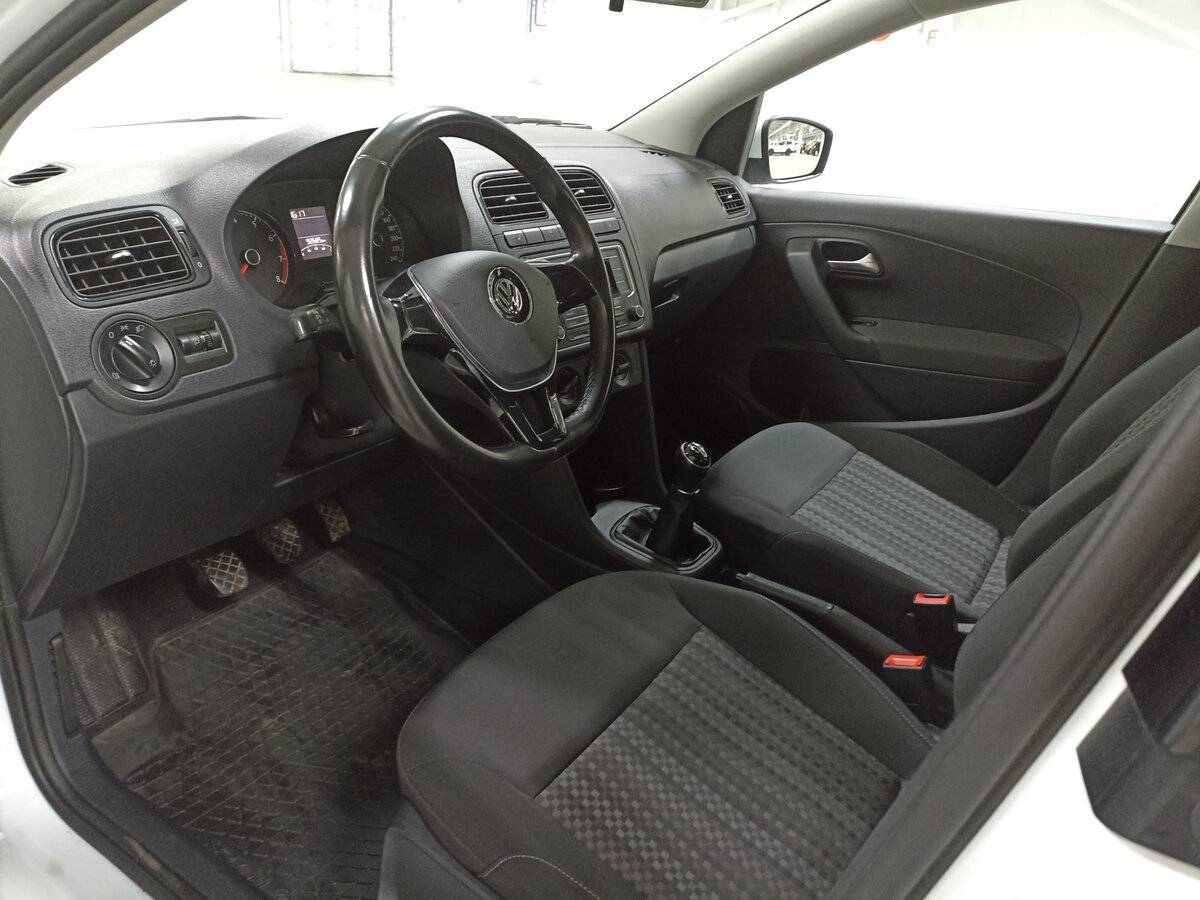 Volkswagen Polo, 2018 Фото №16
